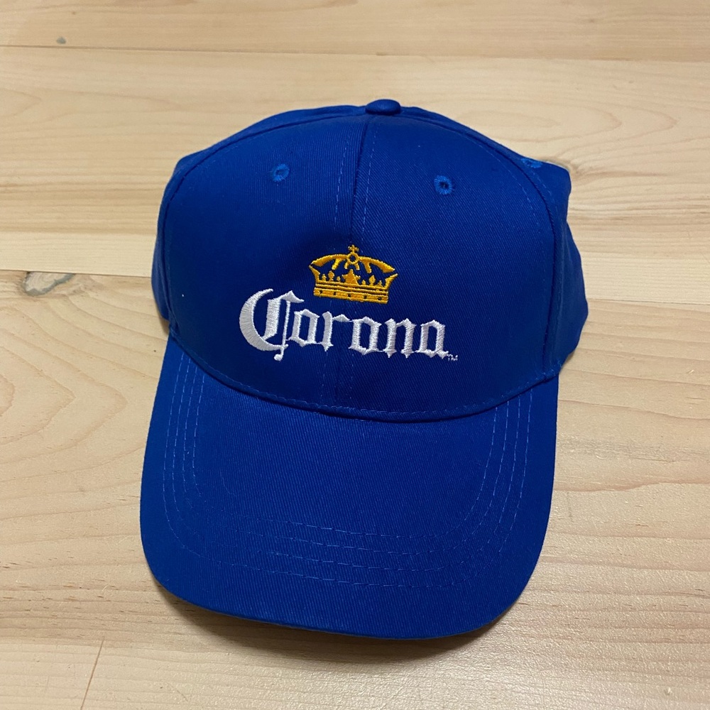 🍻NWOT Blue Corona Hat